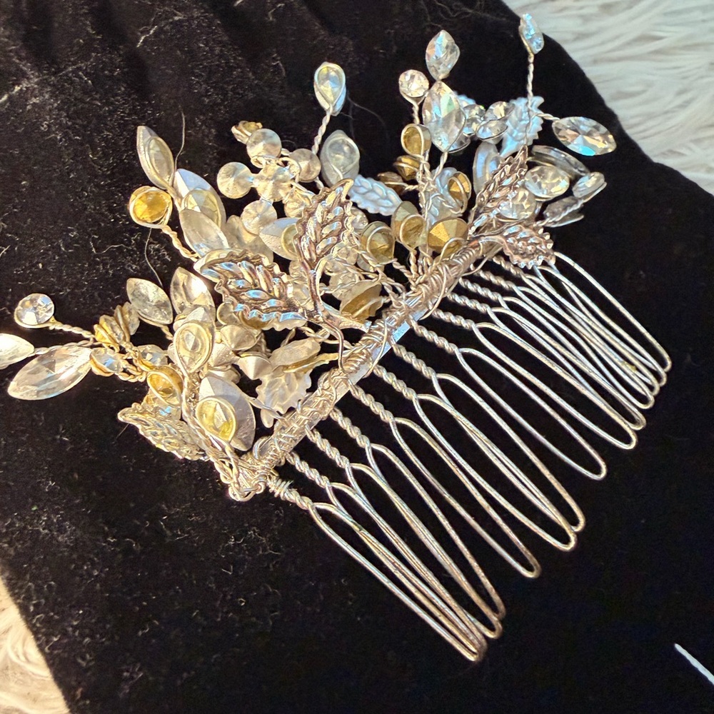 Elegant Silver Hair Accessory perfect for a bride to be - Picture 6 of 6